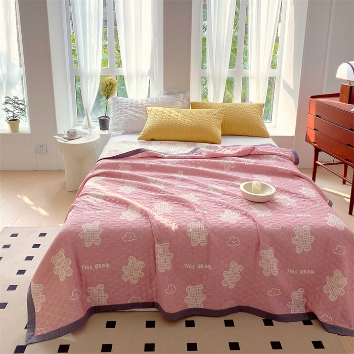 91家纺网 家纺一手货源 找家纺 ME/ERA HOME寐时代 2025新款a类全棉三层纱多功能毛巾被盖毯床单夏被 云朵小熊-粉