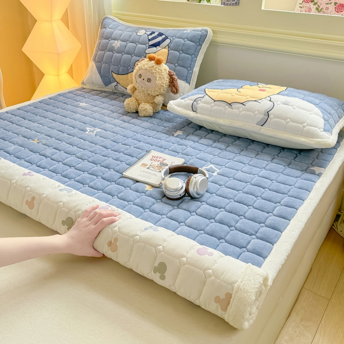 91家纺网 家纺一手货源 找家纺 优品惠 2025新款牛奶绒床垫床褥垫子床护垫冬季加绒加厚夹棉床盖 月亮萌宝