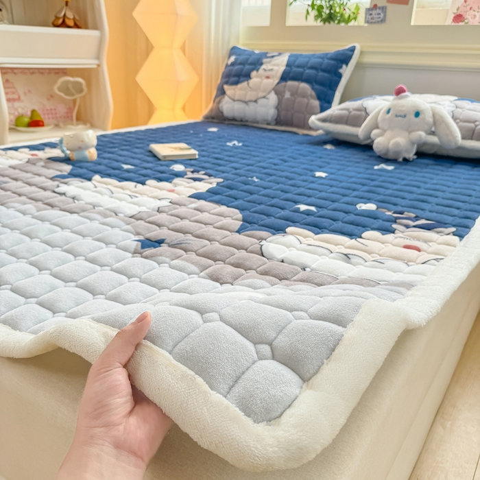 91家纺网 家纺一手货源 找家纺 优品惠 2025新款牛奶绒床垫床褥垫子床护垫冬季加绒加厚夹棉床盖 月亮蓝