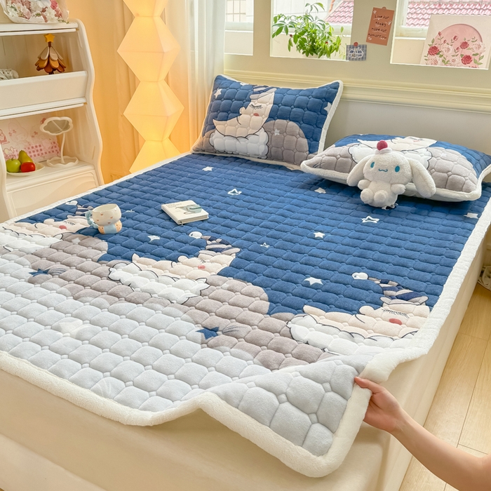 91家纺网 家纺一手货源 找家纺 优品惠 2025新款牛奶绒床垫床褥垫子床护垫冬季加绒加厚夹棉床盖 月亮蓝