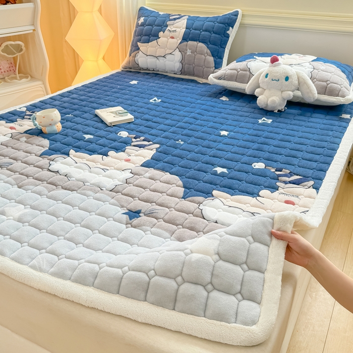 91家纺网 家纺一手货源 找家纺 优品惠 2025新款牛奶绒床垫床褥垫子床护垫冬季加绒加厚夹棉床盖 月亮蓝