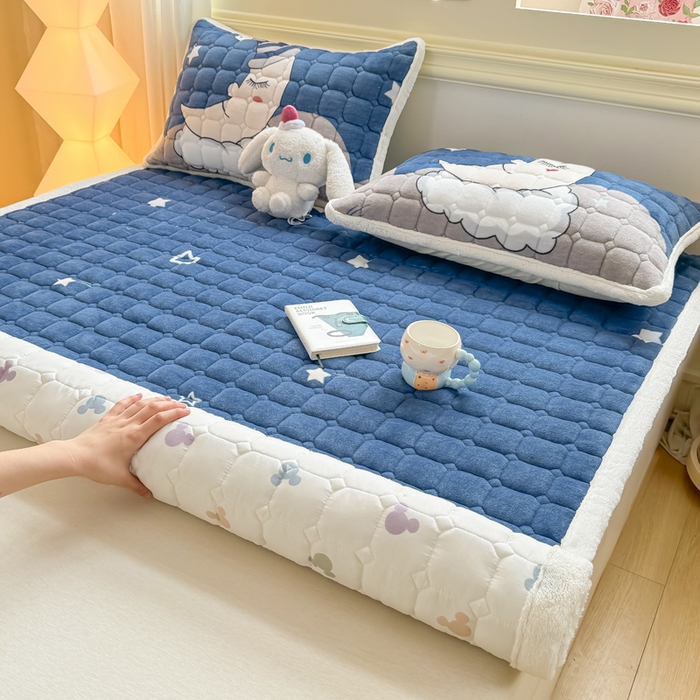 91家纺网 家纺一手货源 找家纺 优品惠 2025新款牛奶绒床垫床褥垫子床护垫冬季加绒加厚夹棉床盖 月亮蓝