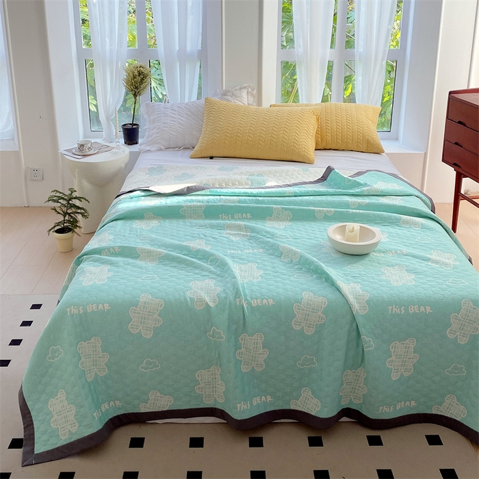 91家纺网 家纺一手货源 找家纺 ME/ERA HOME寐时代 2025新款a类全棉三层纱多功能毛巾被盖毯床单夏被 云朵小熊-绿