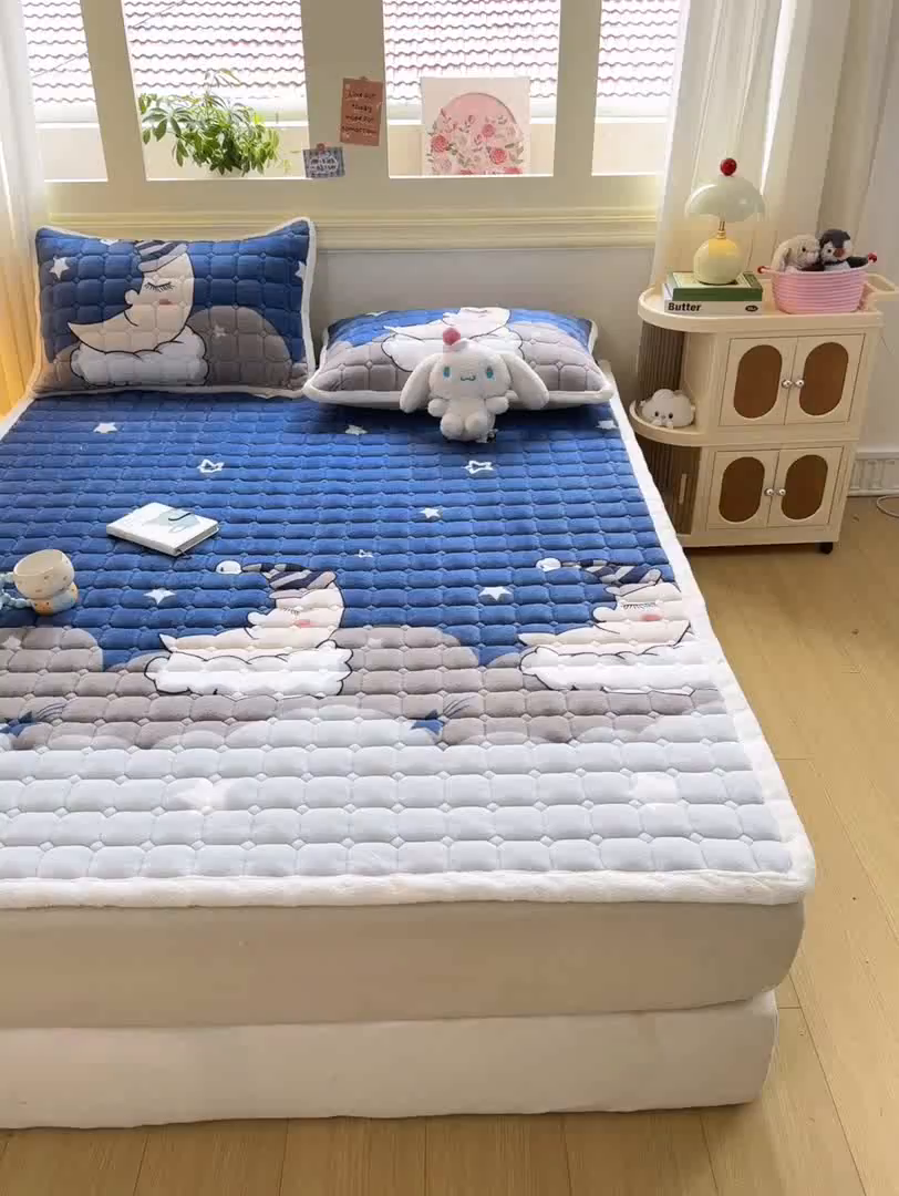 91家纺网 家纺一手货源 找家纺 优品惠 2025新款牛奶绒床垫床褥垫子床护垫冬季加绒加厚夹棉床盖 月亮蓝