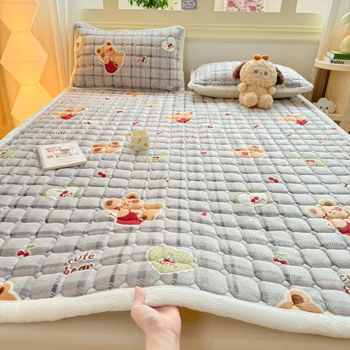 优品惠 2025新款牛奶绒床垫床褥垫子床护垫冬季加绒加厚夹棉床盖 抱抱熊