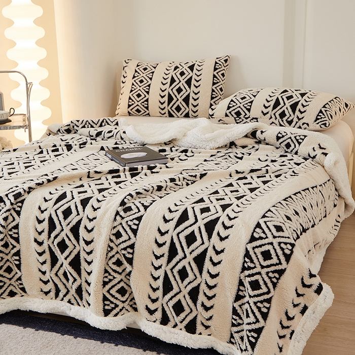 91家纺网 家纺一手货源 找家纺 楼兰公主 2025新款阳离子羊羔绒菱格毯毛毯毯子-麦格系列 菱格-白