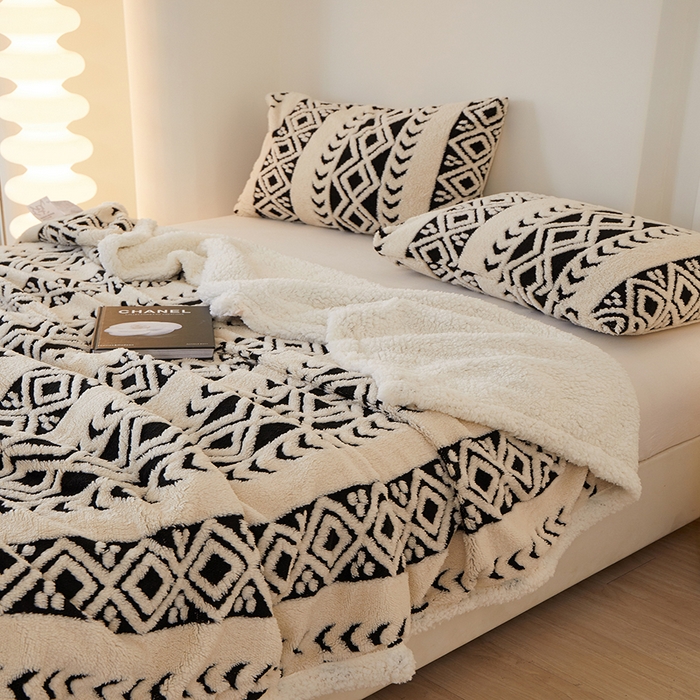 91家纺网 家纺一手货源 找家纺 楼兰公主 2025新款阳离子羊羔绒菱格毯毛毯毯子-麦格系列 菱格-白