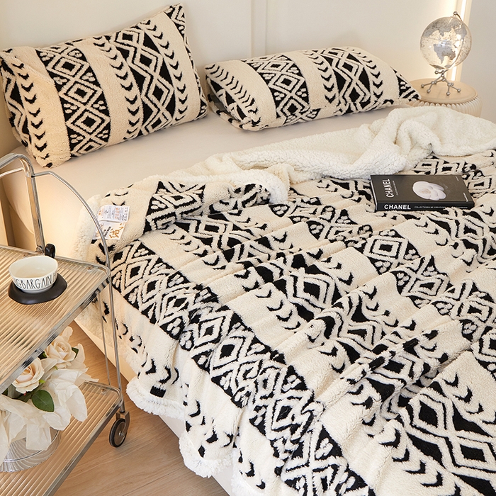 91家纺网 家纺一手货源 找家纺 楼兰公主 2025新款阳离子羊羔绒菱格毯毛毯毯子-麦格系列 菱格-白