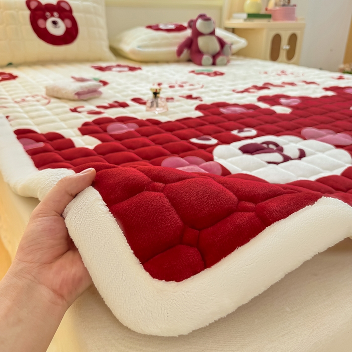 91家纺网 家纺一手货源 找家纺 优品惠 2025新款牛奶绒床垫床褥垫子床护垫冬季加绒加厚夹棉床盖 可爱熊