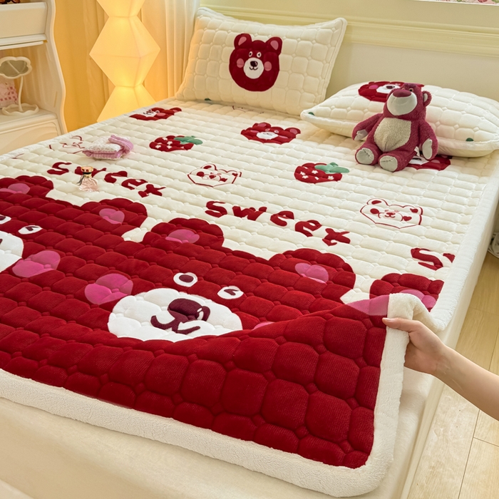 91家纺网 家纺一手货源 找家纺 优品惠 2025新款牛奶绒床垫床褥垫子床护垫冬季加绒加厚夹棉床盖 可爱熊