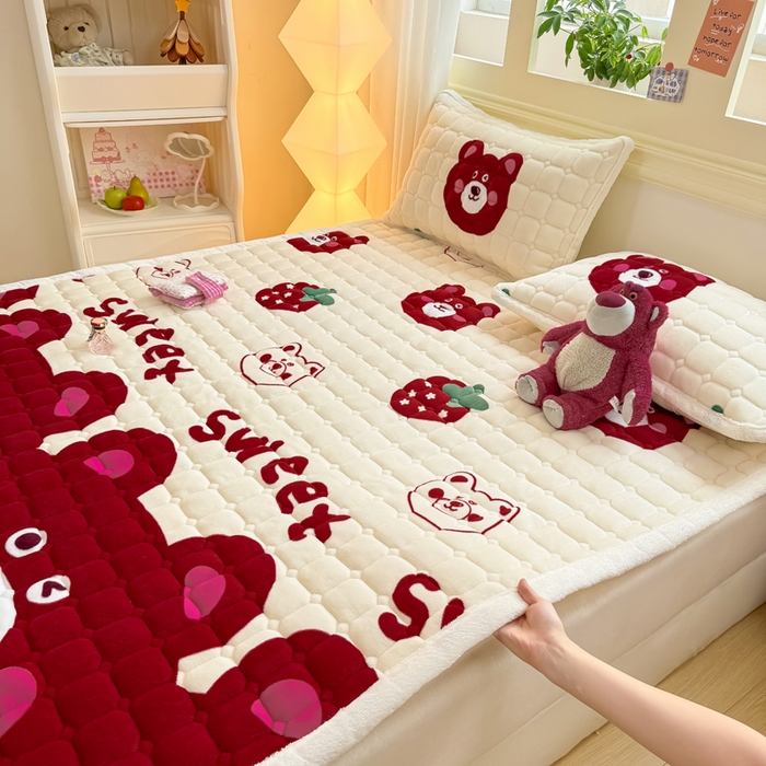 91家纺网 家纺一手货源 找家纺 优品惠 2025新款牛奶绒床垫床褥垫子床护垫冬季加绒加厚夹棉床盖 可爱熊