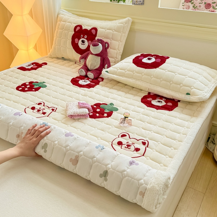 91家纺网 家纺一手货源 找家纺 优品惠 2025新款牛奶绒床垫床褥垫子床护垫冬季加绒加厚夹棉床盖 可爱熊