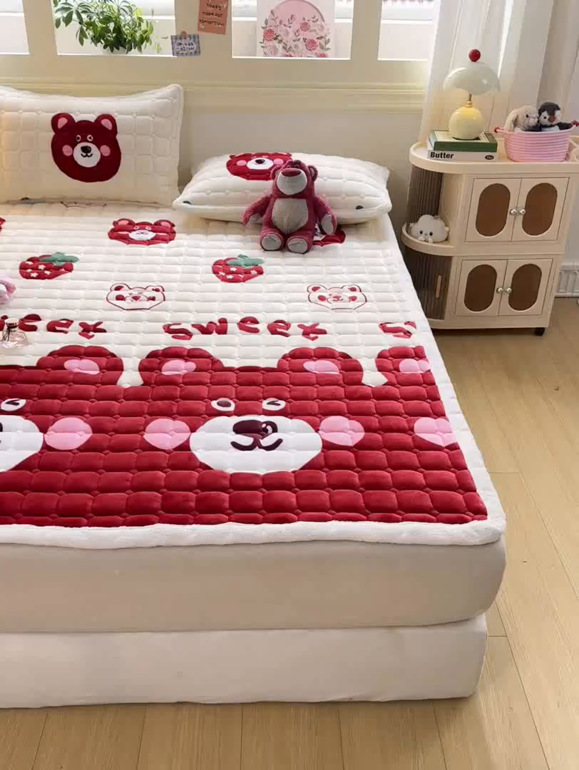 91家纺网 家纺一手货源 找家纺 优品惠 2025新款牛奶绒床垫床褥垫子床护垫冬季加绒加厚夹棉床盖 可爱熊