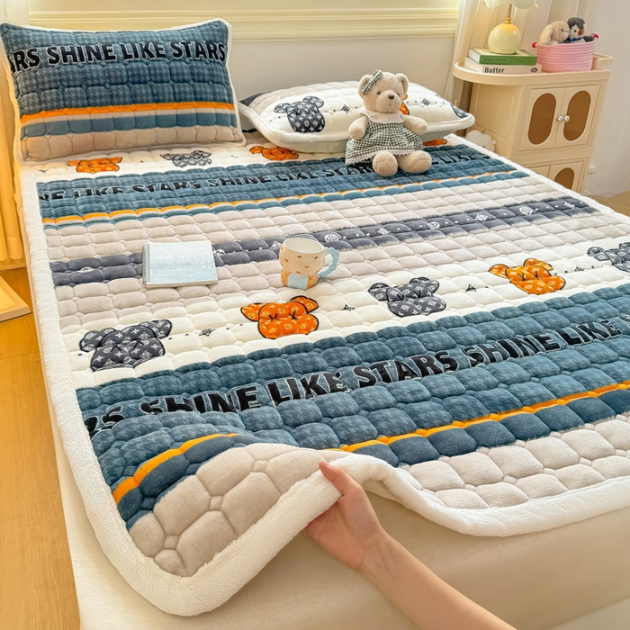 91家纺网 家纺一手货源 找家纺 优品惠 2025新款牛奶绒床垫床褥垫子床护垫冬季加绒加厚夹棉床盖 都市潮熊