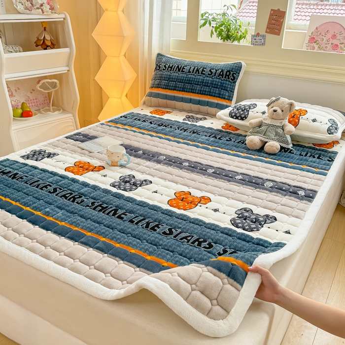 91家纺网 家纺一手货源 找家纺 优品惠 2025新款牛奶绒床垫床褥垫子床护垫冬季加绒加厚夹棉床盖 都市潮熊