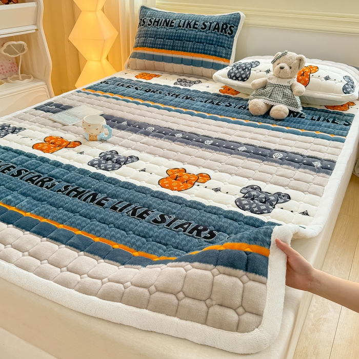 91家纺网 家纺一手货源 找家纺 优品惠 2025新款牛奶绒床垫床褥垫子床护垫冬季加绒加厚夹棉床盖 都市潮熊