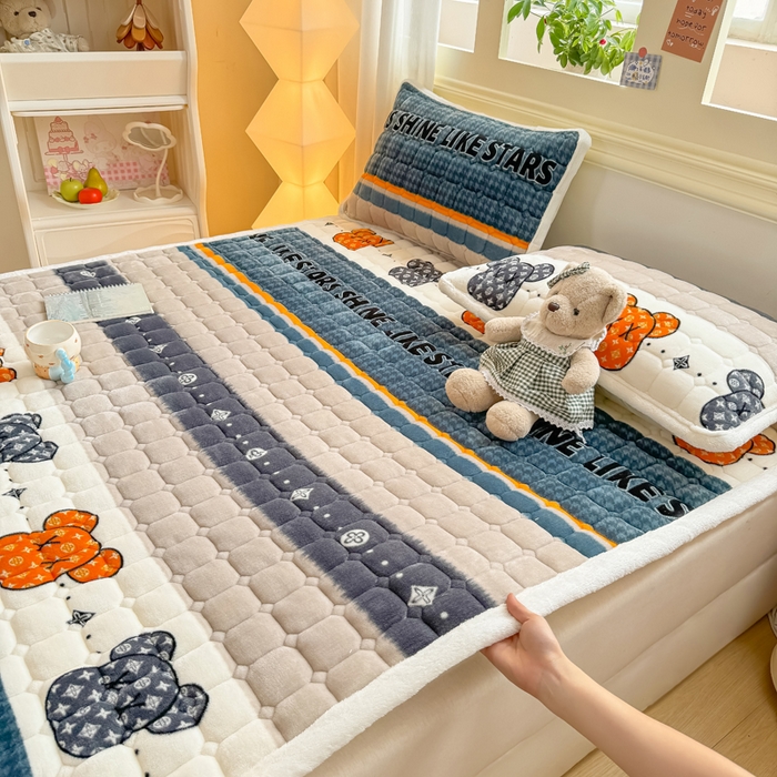 91家纺网 家纺一手货源 找家纺 优品惠 2025新款牛奶绒床垫床褥垫子床护垫冬季加绒加厚夹棉床盖 都市潮熊