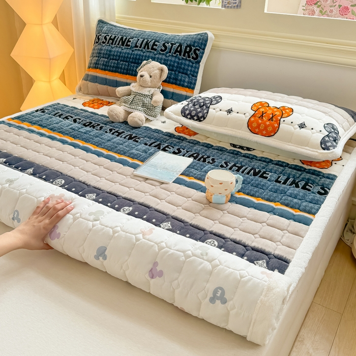 91家纺网 家纺一手货源 找家纺 优品惠 2025新款牛奶绒床垫床褥垫子床护垫冬季加绒加厚夹棉床盖 都市潮熊