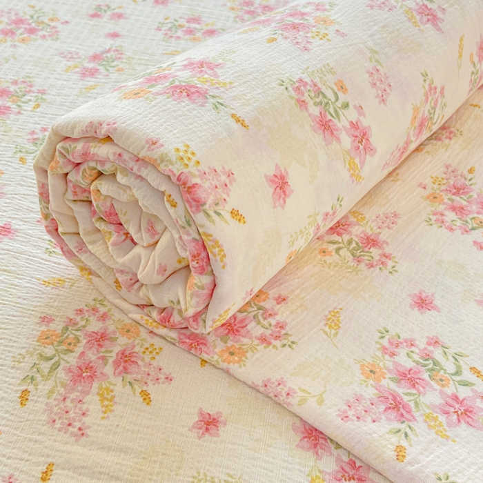 91家纺网 家纺一手货源 找家纺 夜笙家纺 2025新款110克水洗棉双层纱单床单系列 花束粉