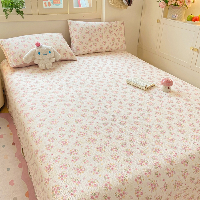 91家纺网 家纺一手货源 找家纺 夜笙家纺 2025新款110克水洗棉双层纱单床单系列 花束粉