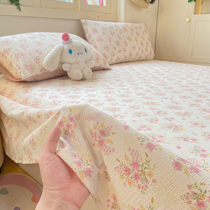 91家纺网 家纺一手货源 找家纺 夜笙家纺 2025新款110克水洗棉双层纱单床单系列 花束粉