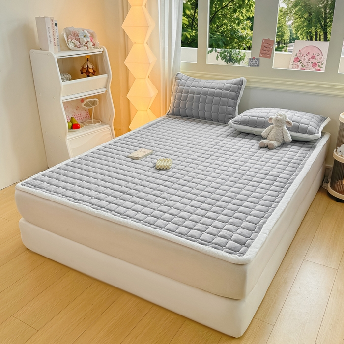 91家纺网 家纺一手货源 找家纺 优品惠 2025新款牛奶绒床垫床褥垫子床护垫冬季加绒加厚夹棉床盖 高级灰