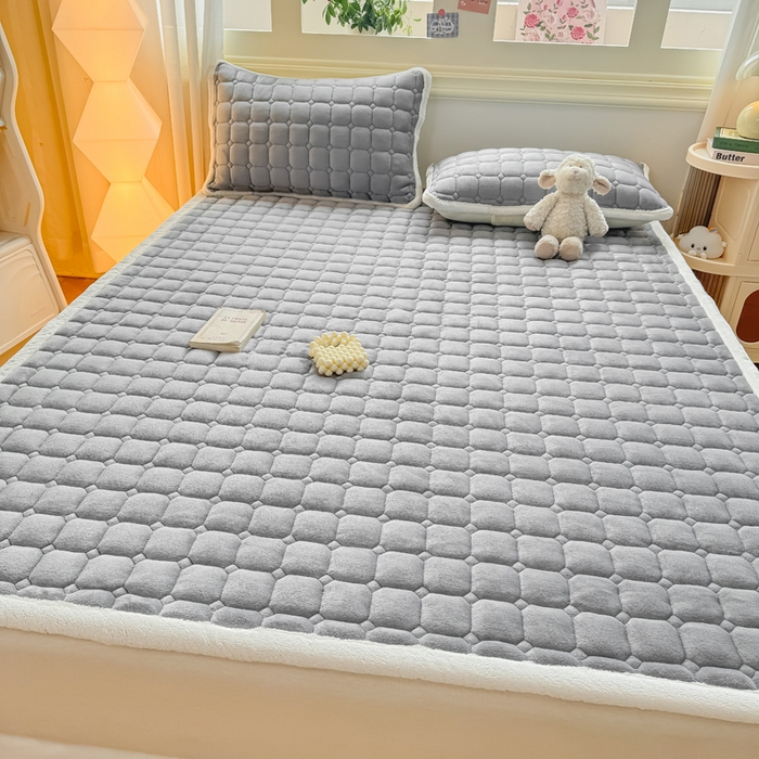 91家纺网 家纺一手货源 找家纺 优品惠 2025新款牛奶绒床垫床褥垫子床护垫冬季加绒加厚夹棉床盖 高级灰