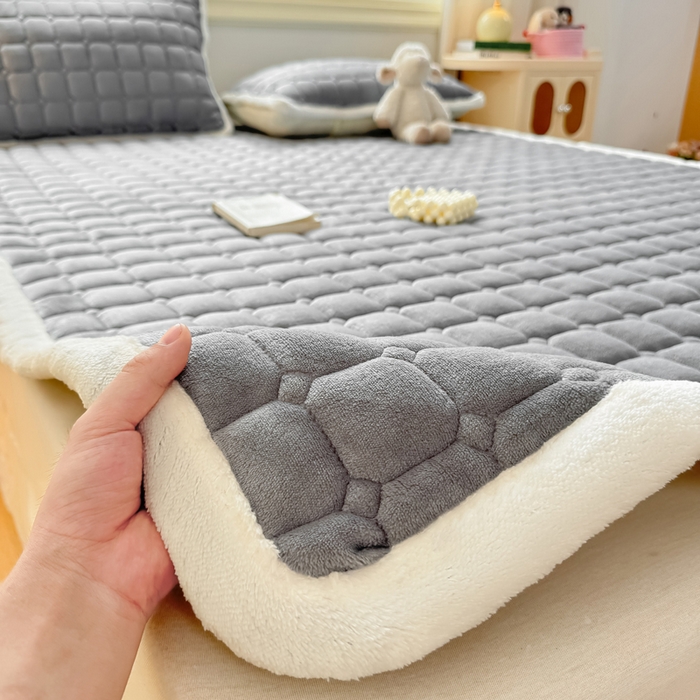 91家纺网 家纺一手货源 找家纺 优品惠 2025新款牛奶绒床垫床褥垫子床护垫冬季加绒加厚夹棉床盖 高级灰