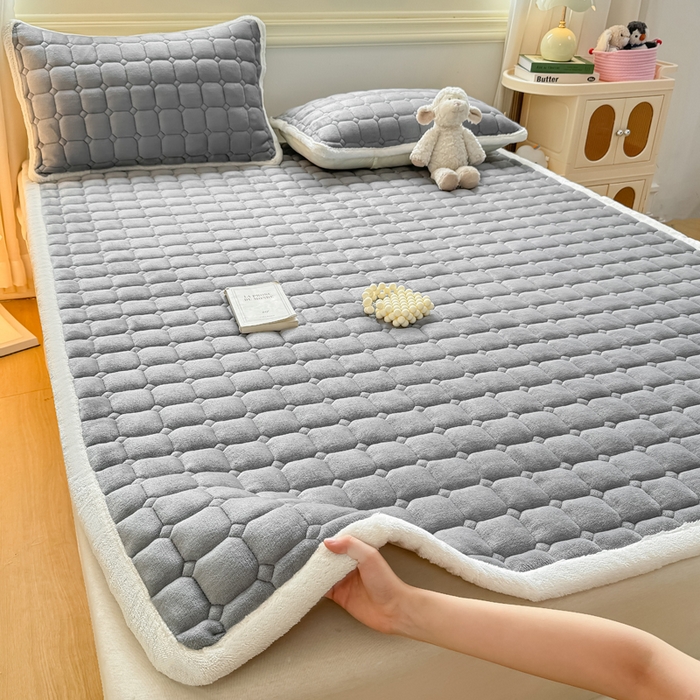 91家纺网 家纺一手货源 找家纺 优品惠 2025新款牛奶绒床垫床褥垫子床护垫冬季加绒加厚夹棉床盖 高级灰