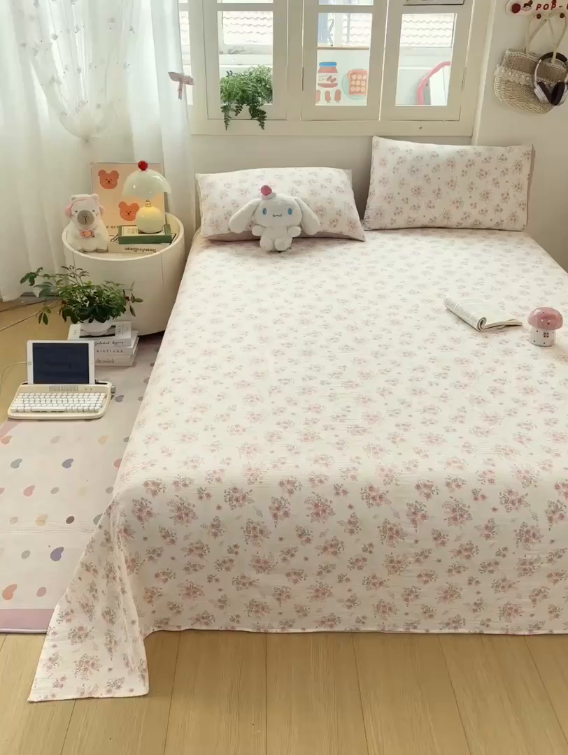 91家纺网 家纺一手货源 找家纺 夜笙家纺 2025新款110克水洗棉双层纱单床单系列 花束粉