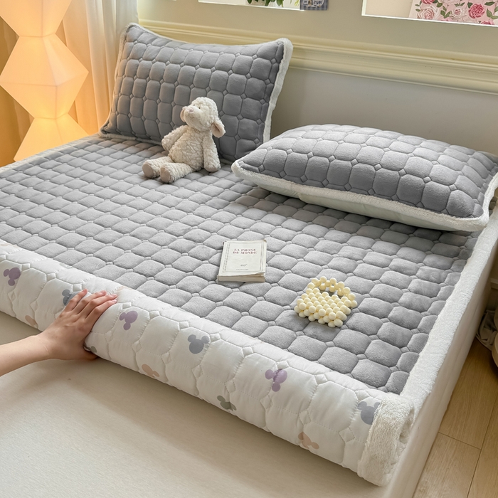 91家纺网 家纺一手货源 找家纺 优品惠 2025新款牛奶绒床垫床褥垫子床护垫冬季加绒加厚夹棉床盖 高级灰