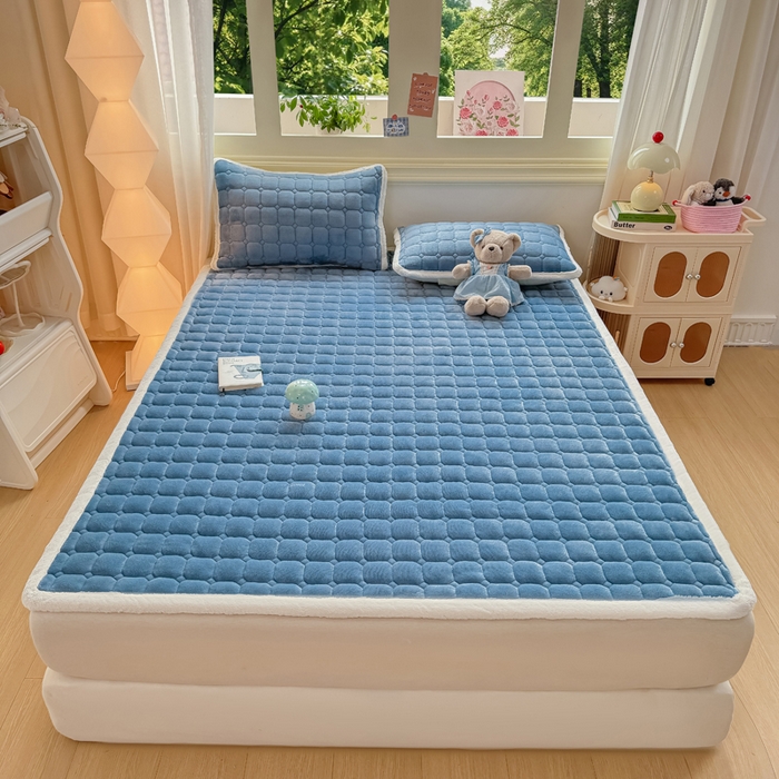 91家纺网 家纺一手货源 找家纺 优品惠 2025新款牛奶绒床垫床褥垫子床护垫冬季加绒加厚夹棉床盖 灰蓝