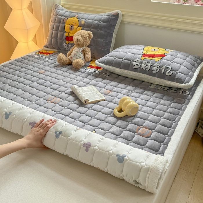 91家纺网 家纺一手货源 找家纺 优品惠 2025新款牛奶绒床垫床褥垫子床护垫冬季加绒加厚夹棉床盖 卡皮巴拉