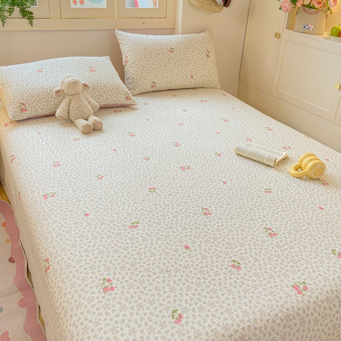 91家纺网 家纺一手货源 找家纺 夜笙家纺 2025新款110克水洗棉双层纱单床单系列 甜心草莓