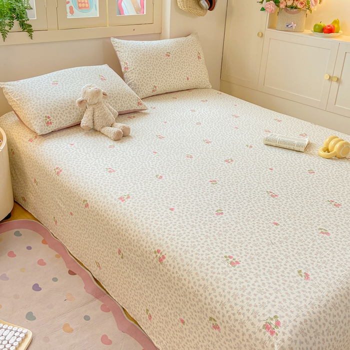 91家纺网 家纺一手货源 找家纺 夜笙家纺 2025新款110克水洗棉双层纱单床单系列 甜心草莓