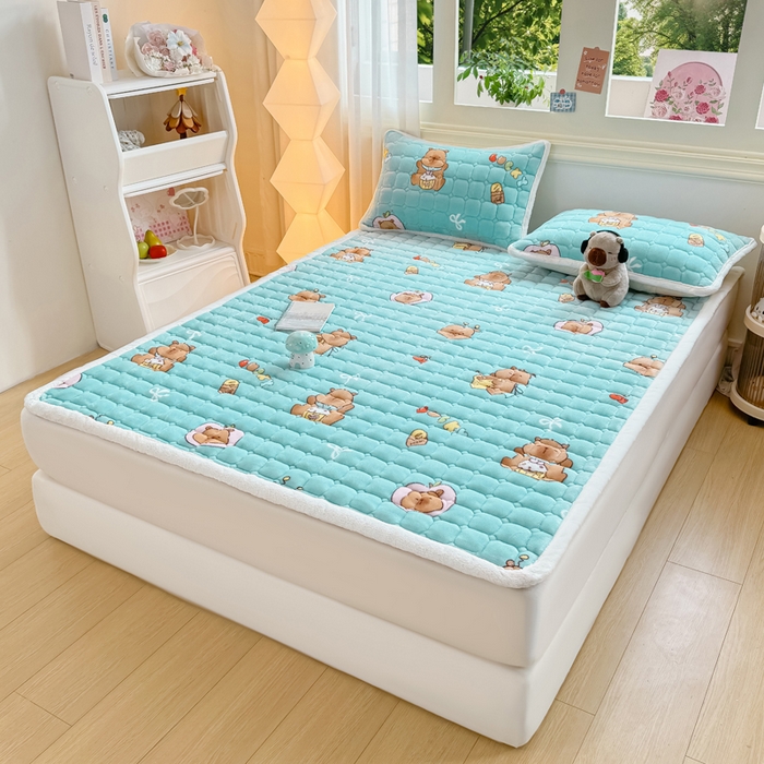 91家纺网 家纺一手货源 找家纺 优品惠 2025新款牛奶绒床垫床褥垫子床护垫冬季加绒加厚夹棉床盖 卡皮巴拉蓝