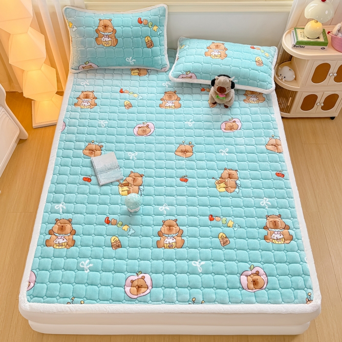 91家纺网 家纺一手货源 找家纺 优品惠 2025新款牛奶绒床垫床褥垫子床护垫冬季加绒加厚夹棉床盖 卡皮巴拉蓝