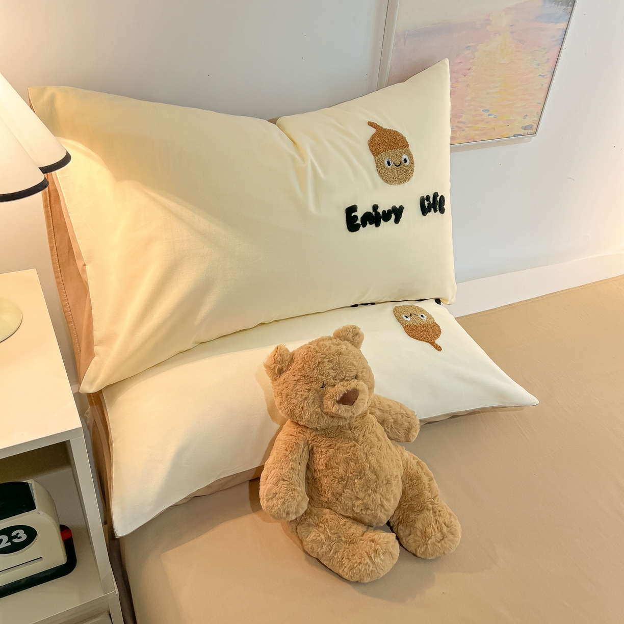 91家纺网 家纺一手货源 找家纺 多乐家纺 2025新款卡通全棉磨毛毛巾绣单枕套 坚果-奶咖