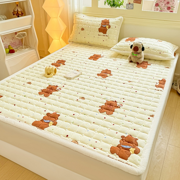 91家纺网 家纺一手货源 找家纺 优品惠 2025新款牛奶绒床垫床褥垫子床护垫冬季加绒加厚夹棉床盖 卡皮巴拉米