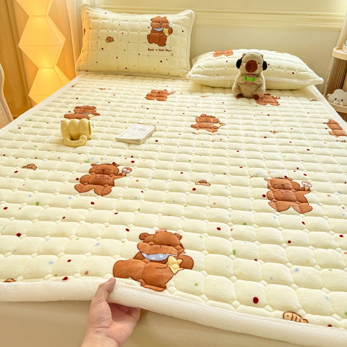 91家纺网 家纺一手货源 找家纺 优品惠 2025新款牛奶绒床垫床褥垫子床护垫冬季加绒加厚夹棉床盖 卡皮巴拉米