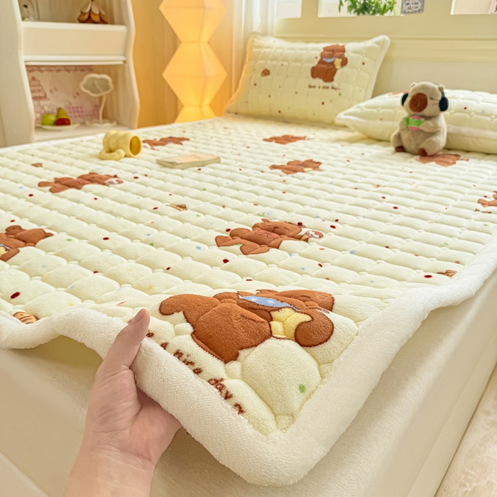 91家纺网 家纺一手货源 找家纺 优品惠 2025新款牛奶绒床垫床褥垫子床护垫冬季加绒加厚夹棉床盖 卡皮巴拉米