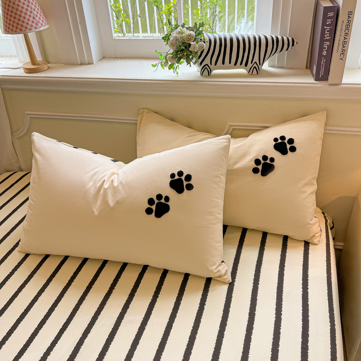 91家纺网 家纺一手货源 找家纺 多乐家纺 2025新款卡通全棉磨毛毛巾绣单枕套 腊肠狗-黑条