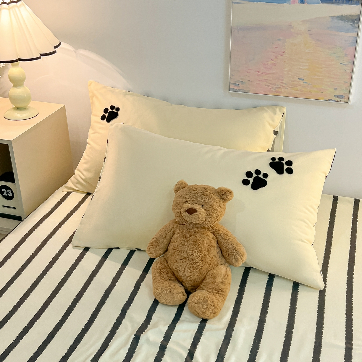 91家纺网 家纺一手货源 找家纺 多乐家纺 2025新款卡通全棉磨毛毛巾绣单枕套 腊肠狗-黑条