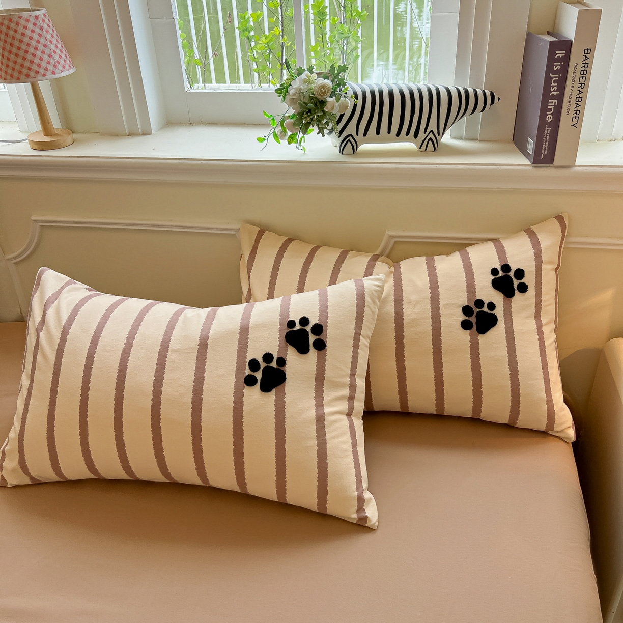 91家纺网 家纺一手货源 找家纺 多乐家纺 2025新款卡通全棉磨毛毛巾绣单枕套 腊肠狗-咖条