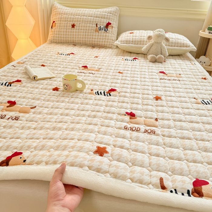 91家纺网 家纺一手货源 找家纺 优品惠 2025新款牛奶绒床垫床褥垫子床护垫冬季加绒加厚夹棉床盖 腊肠狗