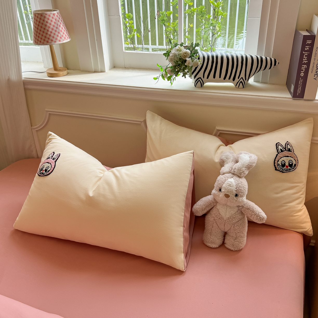 多乐家纺 2025新款卡通全棉磨毛毛巾绣单枕套 三只兔子-奶粉