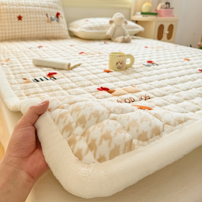 91家纺网 家纺一手货源 找家纺 优品惠 2025新款牛奶绒床垫床褥垫子床护垫冬季加绒加厚夹棉床盖 腊肠狗