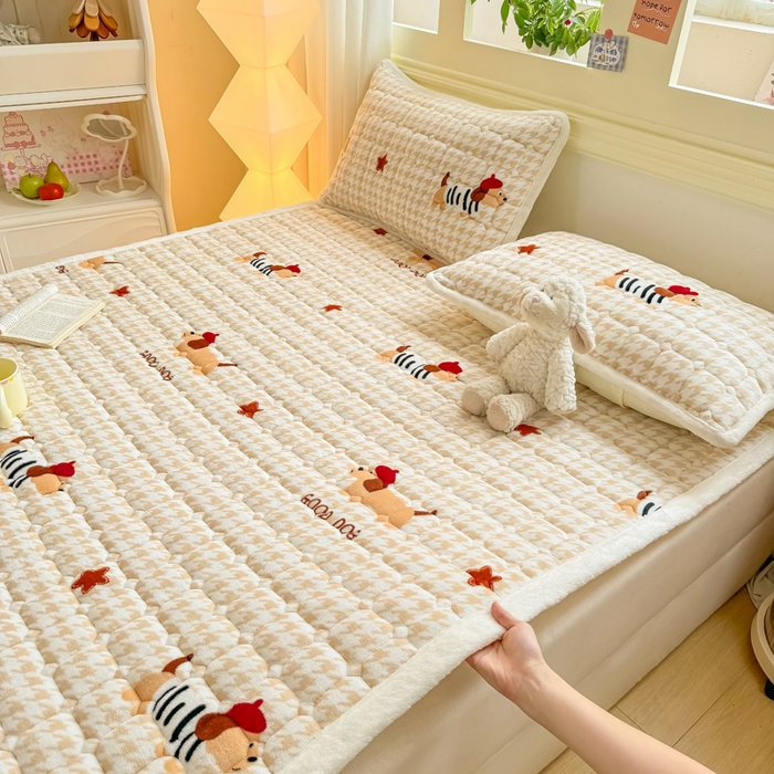 91家纺网 家纺一手货源 找家纺 优品惠 2025新款牛奶绒床垫床褥垫子床护垫冬季加绒加厚夹棉床盖 腊肠狗