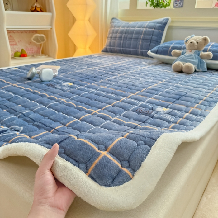 91家纺网 家纺一手货源 找家纺 优品惠 2025新款牛奶绒床垫床褥垫子床护垫冬季加绒加厚夹棉床盖 朗格蓝