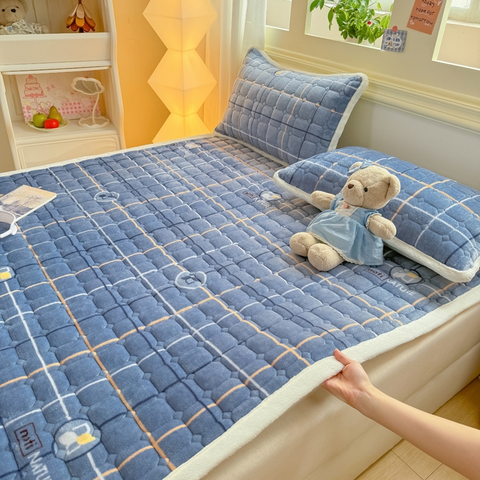 91家纺网 家纺一手货源 找家纺 优品惠 2025新款牛奶绒床垫床褥垫子床护垫冬季加绒加厚夹棉床盖 朗格蓝